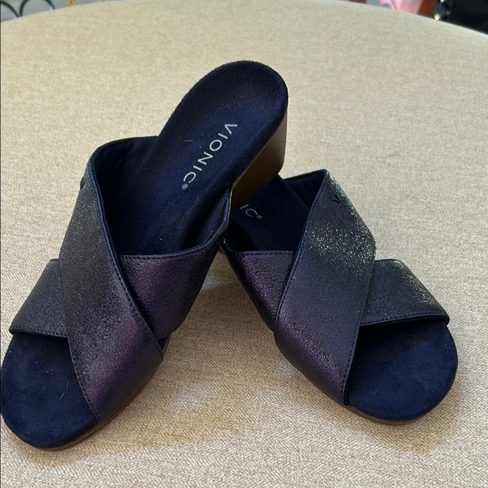 Vionic Metallic wedge sandals